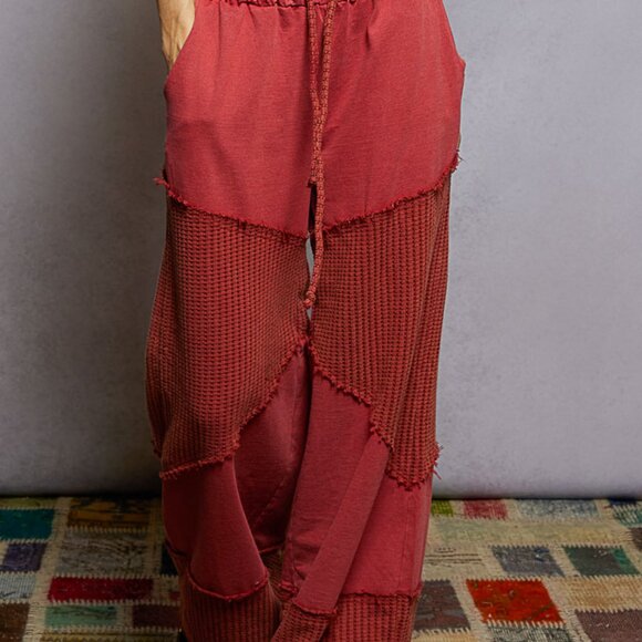 Red Robin POL straight fit pants in French terry with thermal contrast - Picture 4 of 4